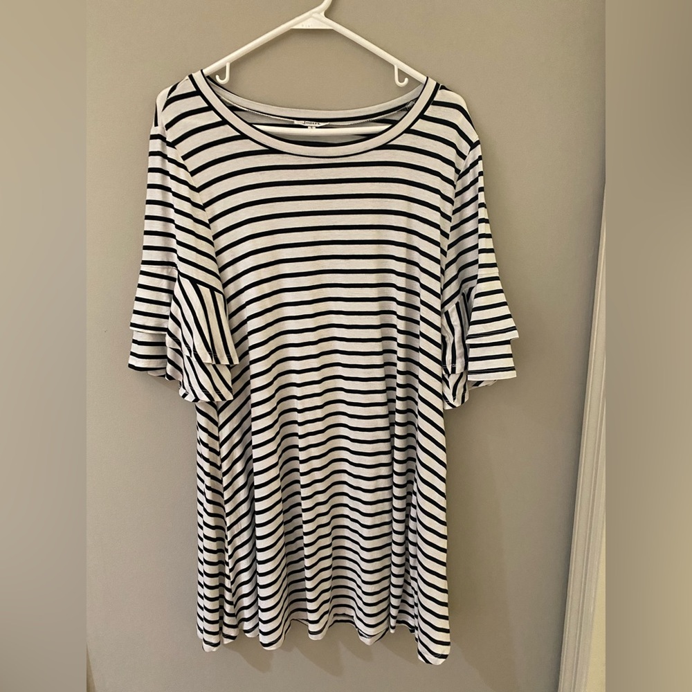 Ruffle sleeve dress